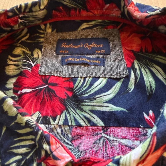 Tropical Hibiscus Men's Casual Button Down Shirt - Picture 3 of 7